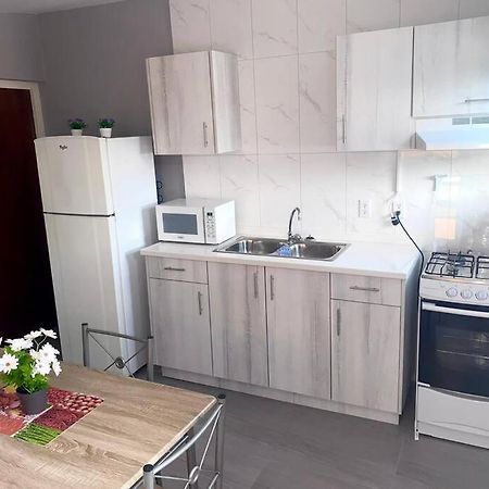 Cozy 1-Bedroom Apartment Close To City Center Willemstad Buitenkant foto