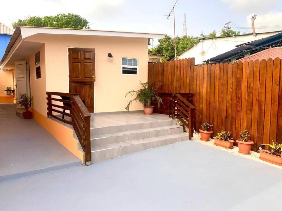 Cozy 1-Bedroom Apartment Close To City Center Willemstad Buitenkant foto