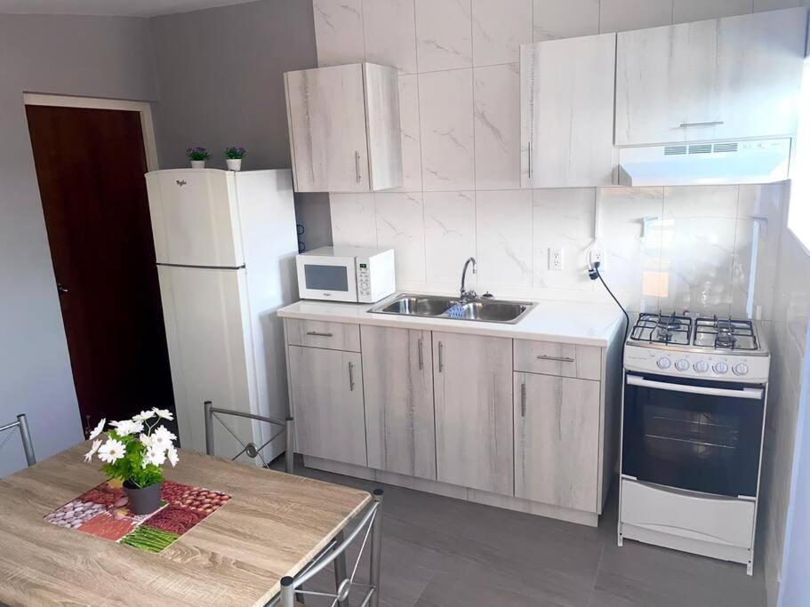 Cozy 1-Bedroom Apartment Close To City Center Willemstad Buitenkant foto