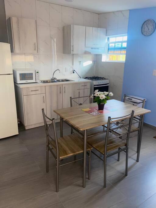 Cozy 1-Bedroom Apartment Close To City Center Willemstad Buitenkant foto